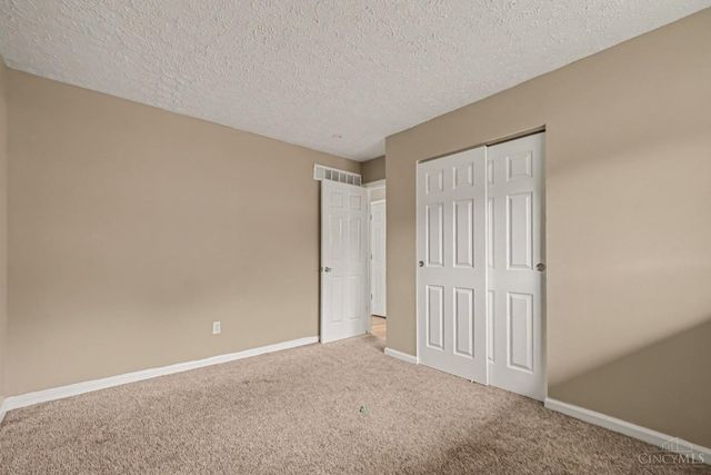 10253 Jasmine Court, Woodlawn, OH 45215