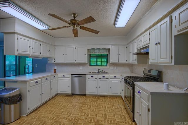 914 Thelma Street, Benton, AR 72015