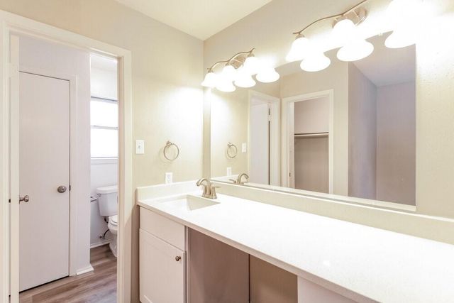 1206 Cable Way, Crosby, TX 77532