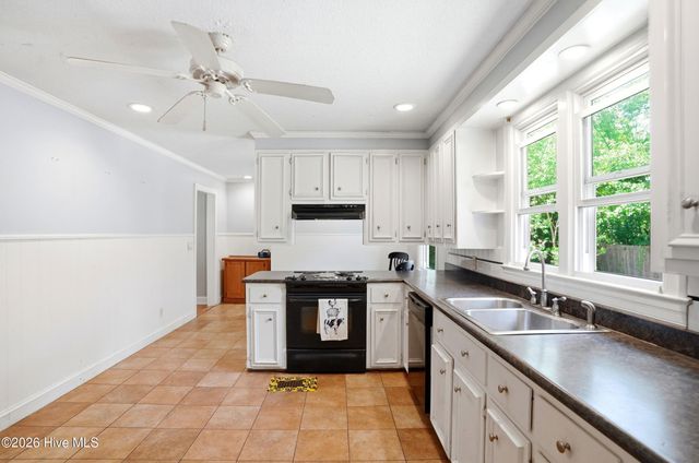 4129 Lake Avenue, Wilmington, NC 28403