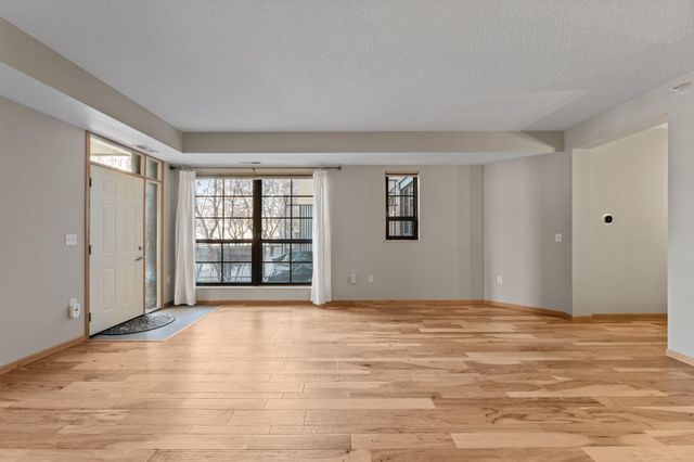 825 Berry Street 103, Saint Paul, MN 55114