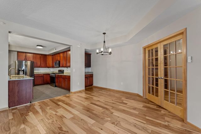 825 Berry Street 103, Saint Paul, MN 55114