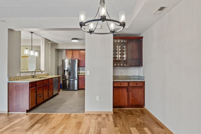 825 Berry Street 103, Saint Paul, MN 55114