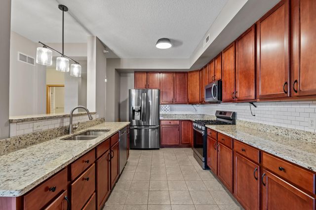 825 Berry Street 103, Saint Paul, MN 55114