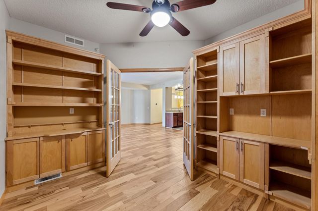 825 Berry Street 103, Saint Paul, MN 55114