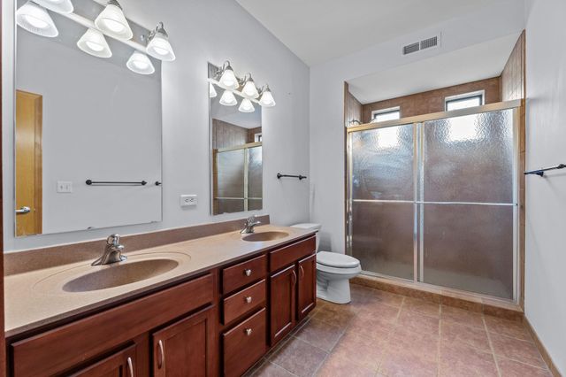 825 Berry Street 103, Saint Paul, MN 55114