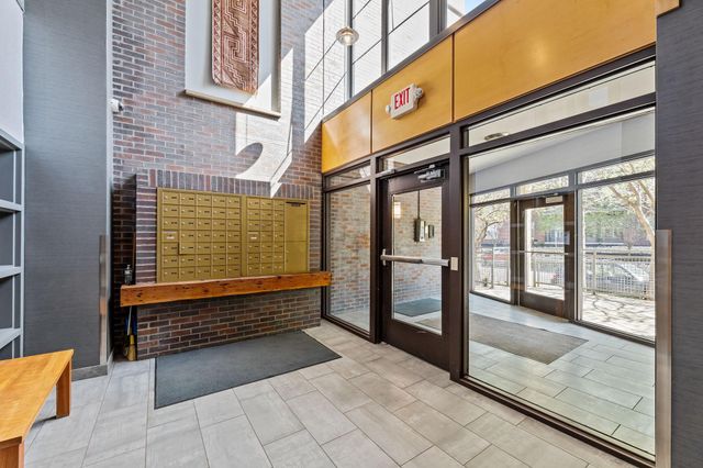 825 Berry Street 103, Saint Paul, MN 55114