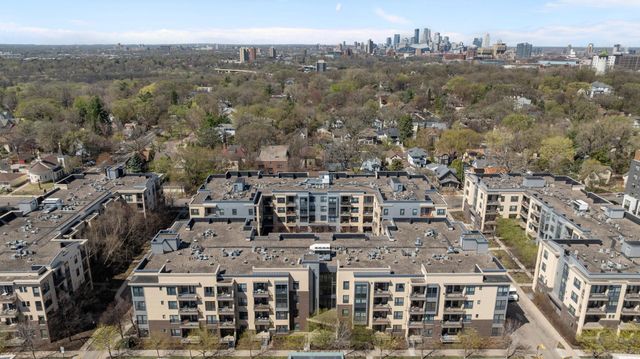 825 Berry Street 103, Saint Paul, MN 55114