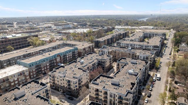 825 Berry Street 103, Saint Paul, MN 55114