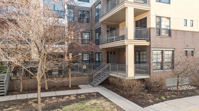 825 Berry Street 103, Saint Paul, MN 55114