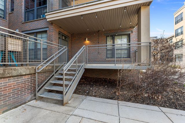 825 Berry Street 103, Saint Paul, MN 55114