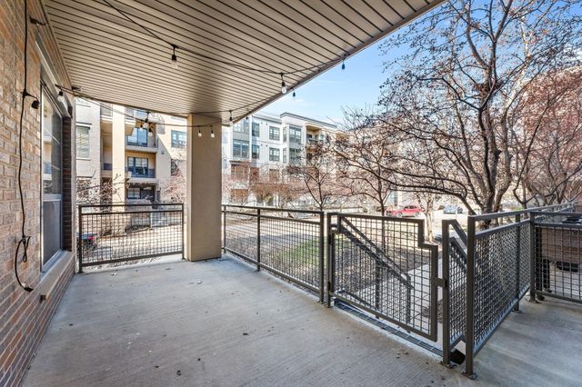 825 Berry Street 103, Saint Paul, MN 55114