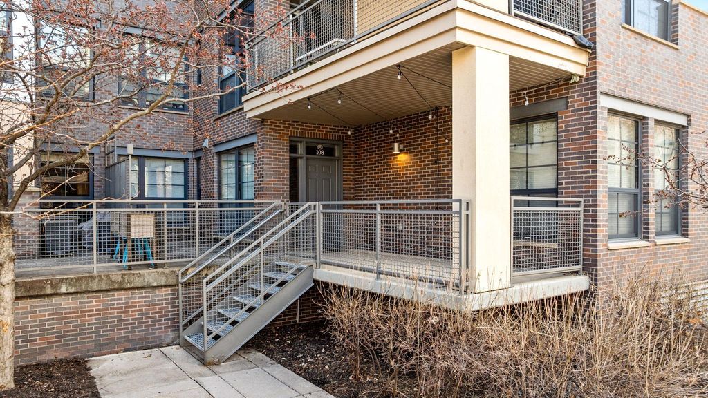 825 Berry Street 103, Saint Paul, MN 55114
