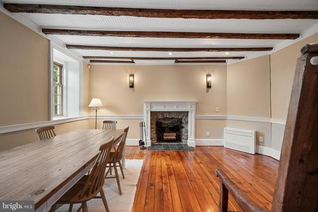 20597 AIRMONT RD, Bluemont, VA 20135