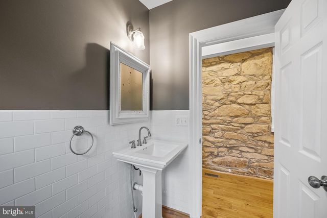 20597 AIRMONT RD, Bluemont, VA 20135