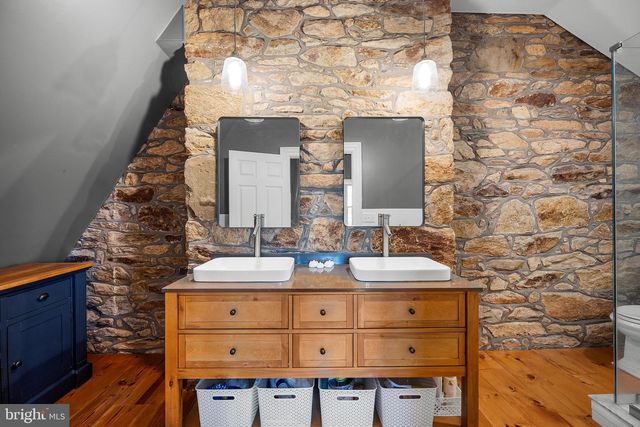 20597 AIRMONT RD, Bluemont, VA 20135
