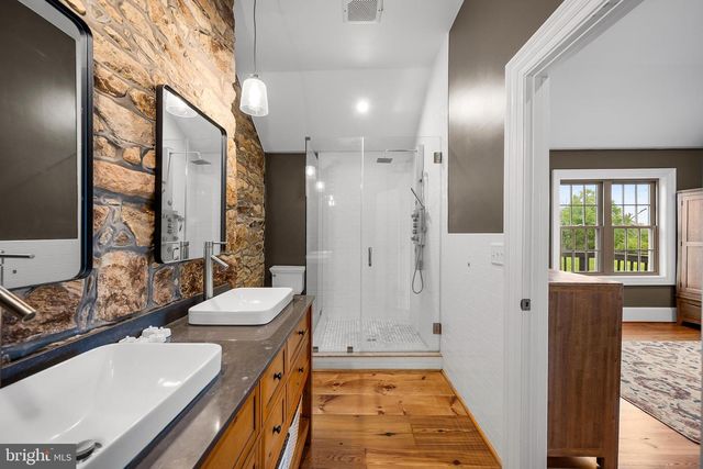 20597 AIRMONT RD, Bluemont, VA 20135