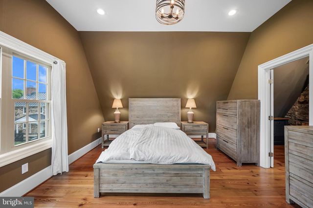 20597 AIRMONT RD, Bluemont, VA 20135
