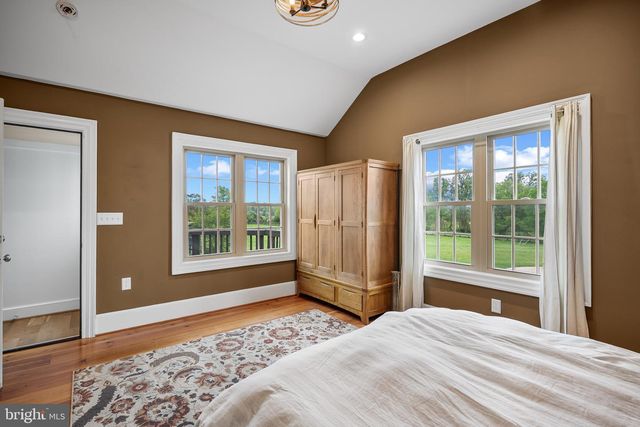 20597 AIRMONT RD, Bluemont, VA 20135
