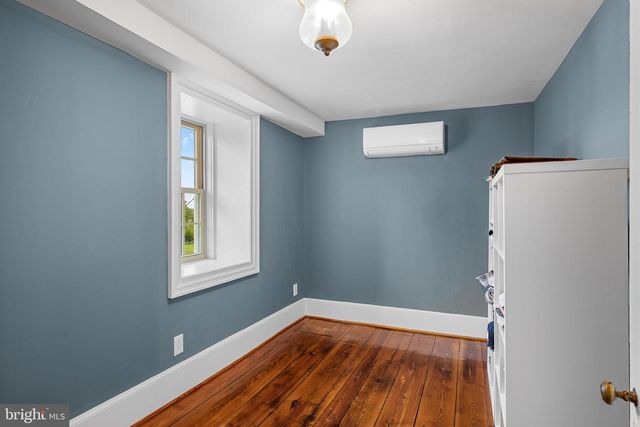 20597 AIRMONT RD, Bluemont, VA 20135