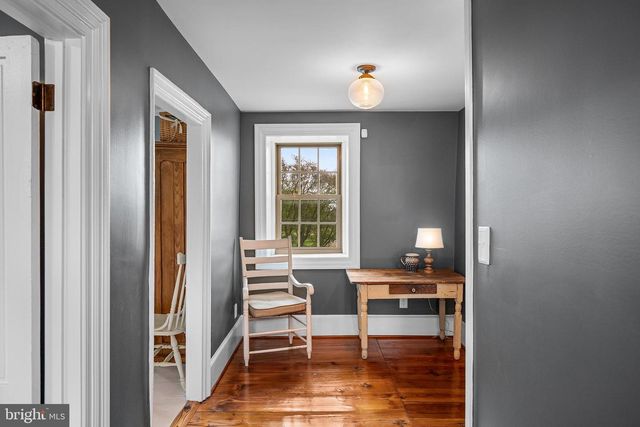 20597 AIRMONT RD, Bluemont, VA 20135