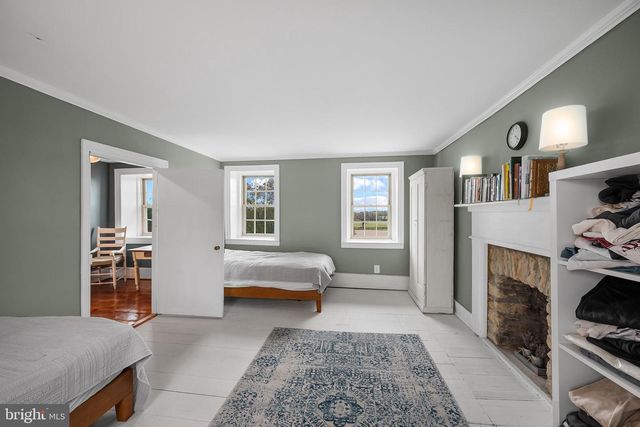 20597 AIRMONT RD, Bluemont, VA 20135