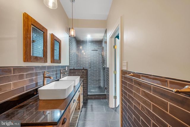20597 AIRMONT RD, Bluemont, VA 20135