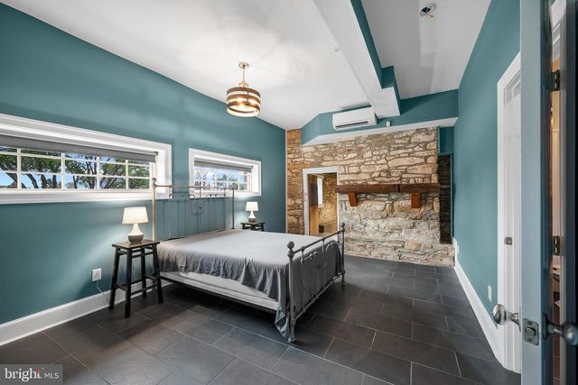 20597 AIRMONT RD, Bluemont, VA 20135