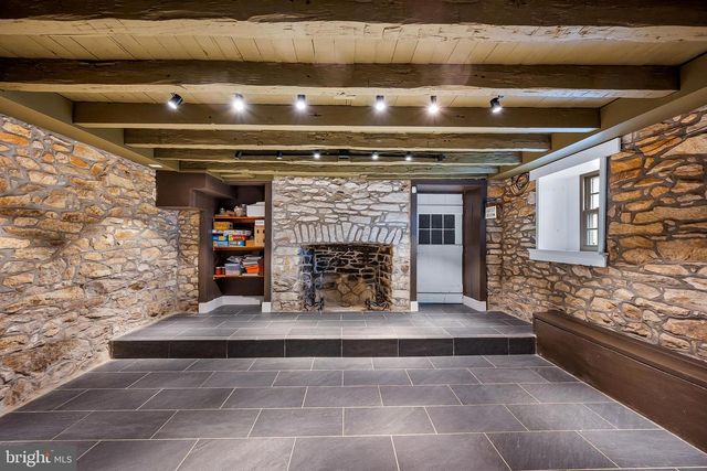 20597 AIRMONT RD, Bluemont, VA 20135