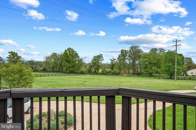 20597 AIRMONT RD, Bluemont, VA 20135
