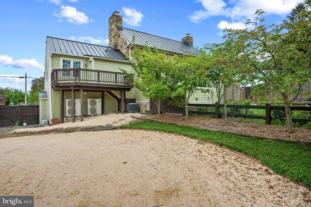 20597 AIRMONT RD, Bluemont, VA 20135