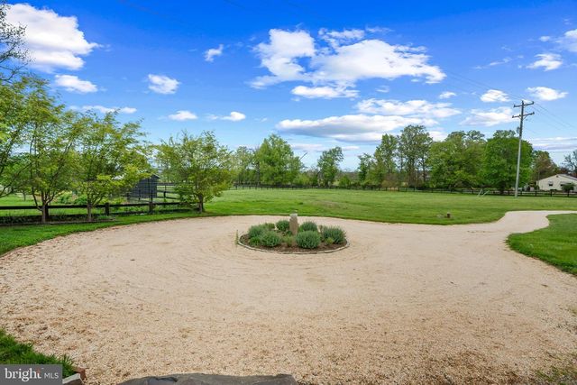 20597 AIRMONT RD, Bluemont, VA 20135