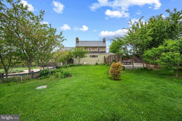 20597 AIRMONT RD, Bluemont, VA 20135