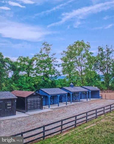 20597 AIRMONT RD, Bluemont, VA 20135
