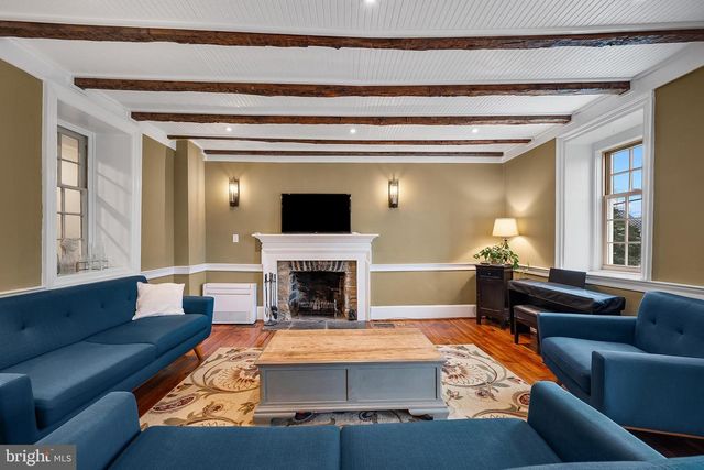 20597 AIRMONT RD, Bluemont, VA 20135