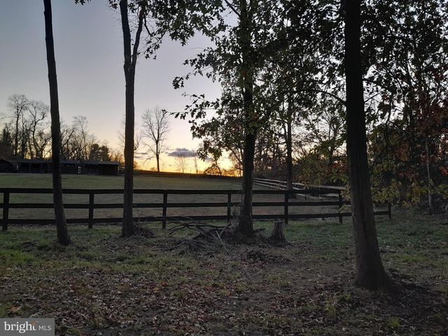 20597 AIRMONT RD, Bluemont, VA 20135