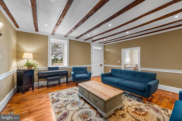 20597 AIRMONT RD, Bluemont, VA 20135