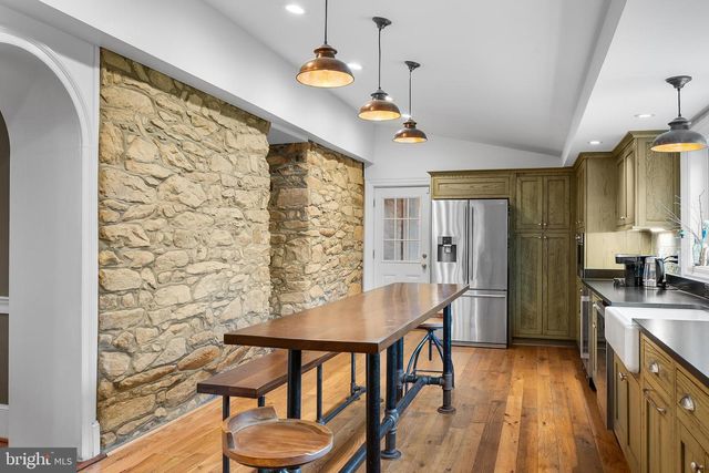 20597 AIRMONT RD, Bluemont, VA 20135