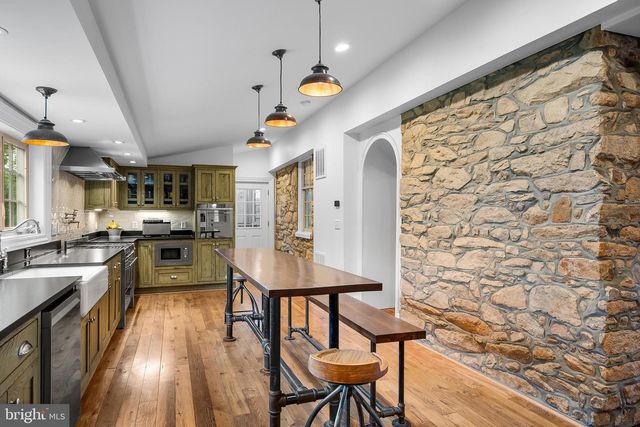 20597 AIRMONT RD, Bluemont, VA 20135