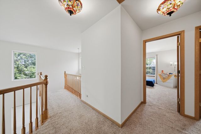 24 Stonegate Lane, Streamwood, IL 60107