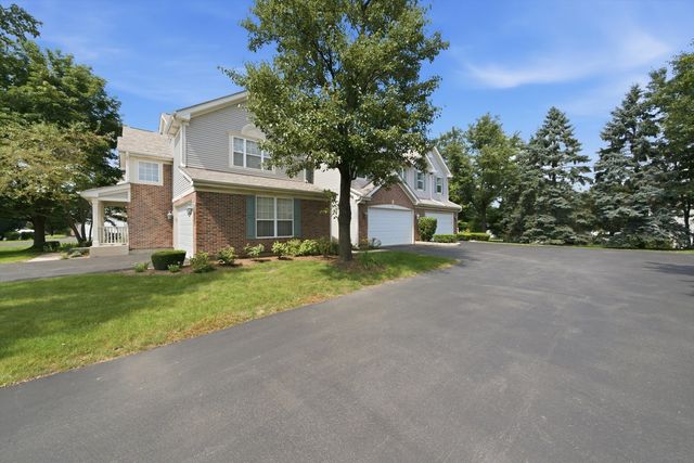 24 Stonegate Lane, Streamwood, IL 60107