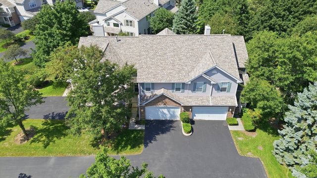 24 Stonegate Lane, Streamwood, IL 60107