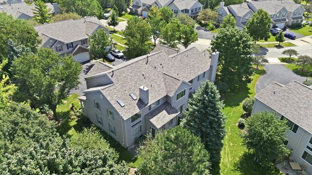 24 Stonegate Lane, Streamwood, IL 60107
