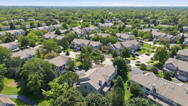 24 Stonegate Lane, Streamwood, IL 60107