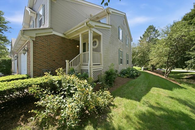 24 Stonegate Lane, Streamwood, IL 60107