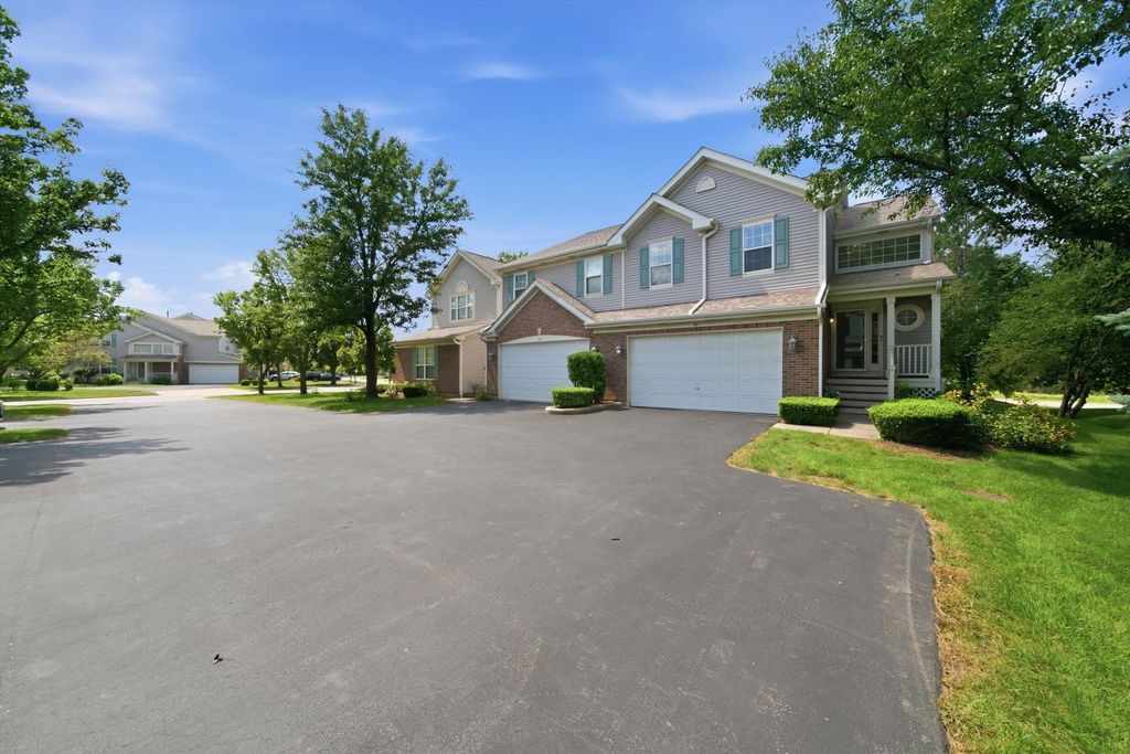24 Stonegate Lane, Streamwood, IL 60107 — photo 3