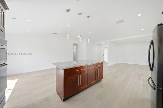 6136 NW 181st Terr Cir W, Hialeah, FL 33015