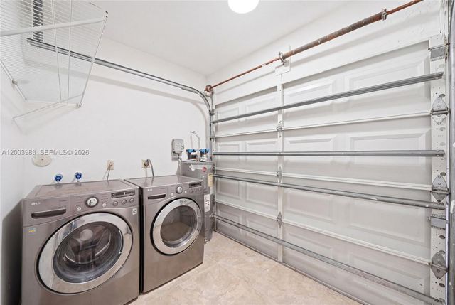 6136 NW 181st Terr Cir W, Hialeah, FL 33015