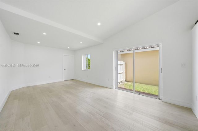 6136 NW 181st Terr Cir W, Hialeah, FL 33015