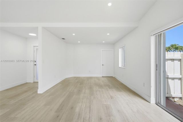 6136 NW 181st Terr Cir W, Hialeah, FL 33015